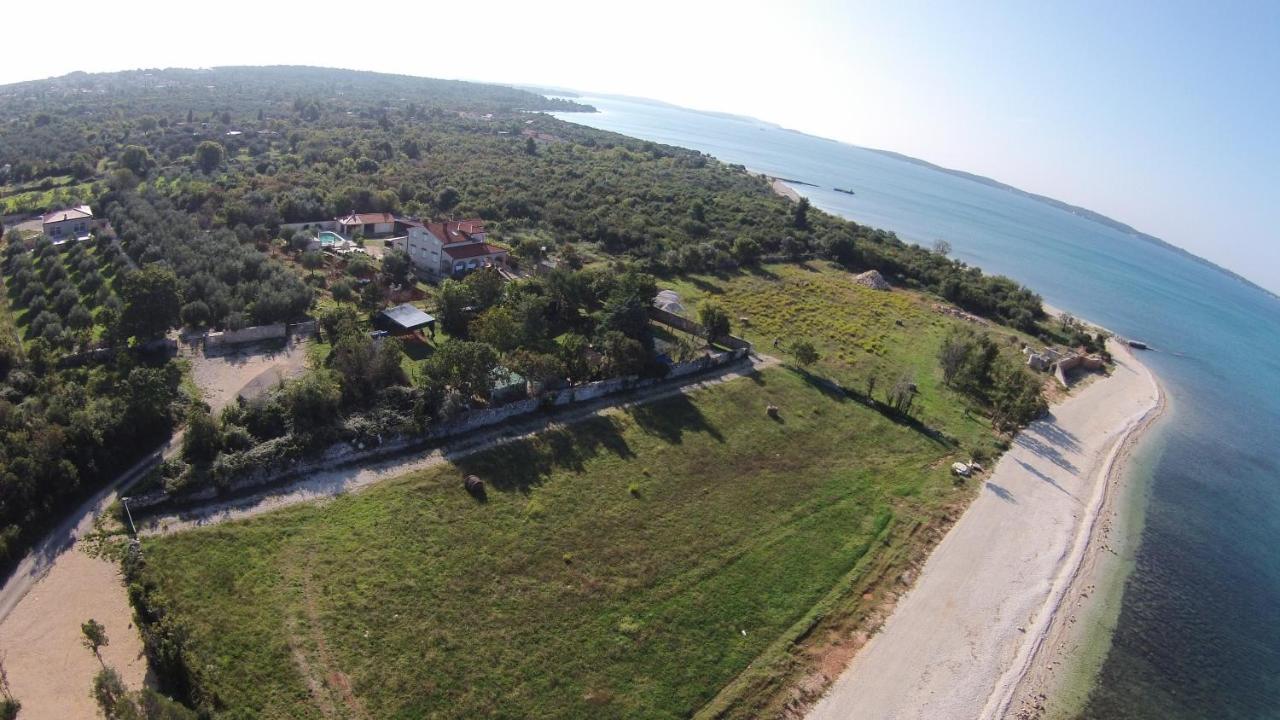 Apartments Villa Oliva Перой Экстерьер фото